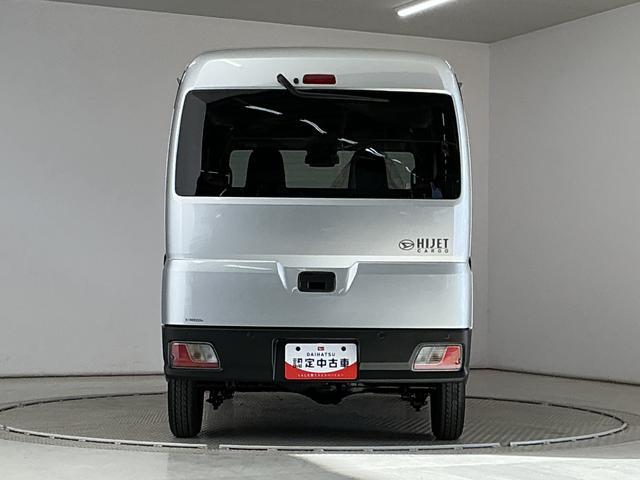 ハイゼットカーゴＤＸ　４ＷＤ　ＣＶＴ　前後コーナーセンサー　両側スライドドア走行無制限１年保証　前後コーナーセンサー　４ＷＤ　ＣＶＴ車　オートハイビーム　アイドリングストップ　キーレスエントリー　横滑り防止装置　オートライト　ヘッドライトレベライザー　両側スライドドア（兵庫県）の中古車