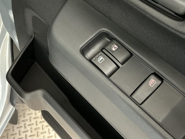 ハイゼットカーゴＤＸ　４ＷＤ　ＣＶＴ　前後コーナーセンサー　両側スライドドア走行無制限１年保証　前後コーナーセンサー　４ＷＤ　ＣＶＴ車　オートハイビーム　アイドリングストップ　キーレスエントリー　横滑り防止装置　オートライト　ヘッドライトレベライザー　両側スライドドア（兵庫県）の中古車