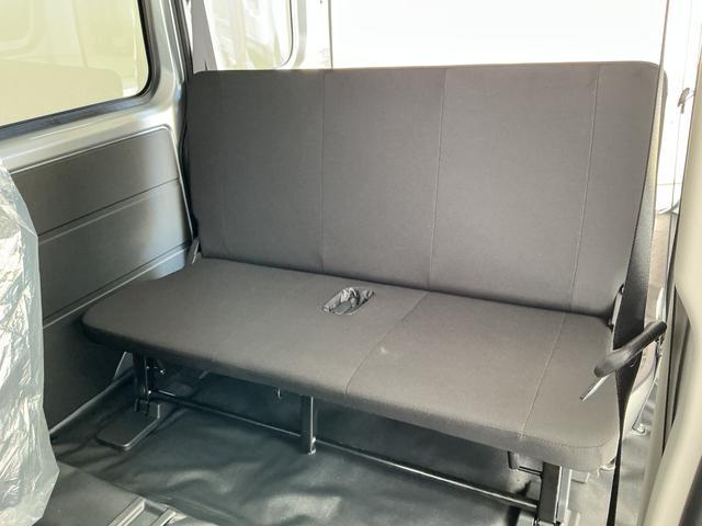 ハイゼットカーゴＤＸ　４ＷＤ　ＣＶＴ　前後コーナーセンサー　両側スライドドア走行無制限１年保証　前後コーナーセンサー　４ＷＤ　ＣＶＴ車　オートハイビーム　アイドリングストップ　キーレスエントリー　横滑り防止装置　オートライト　ヘッドライトレベライザー　両側スライドドア（兵庫県）の中古車