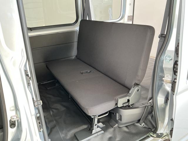 ハイゼットカーゴＤＸ　４ＷＤ　ＣＶＴ　前後コーナーセンサー　両側スライドドア走行無制限１年保証　前後コーナーセンサー　４ＷＤ　ＣＶＴ車　オートハイビーム　アイドリングストップ　キーレスエントリー　横滑り防止装置　オートライト　ヘッドライトレベライザー　両側スライドドア（兵庫県）の中古車