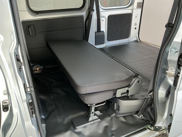 ハイゼットカーゴＤＸ　４ＷＤ　ＣＶＴ　前後コーナーセンサー　両側スライドドア走行無制限１年保証　前後コーナーセンサー　４ＷＤ　ＣＶＴ車　オートハイビーム　アイドリングストップ　キーレスエントリー　横滑り防止装置　オートライト　ヘッドライトレベライザー　両側スライドドア（兵庫県）の中古車