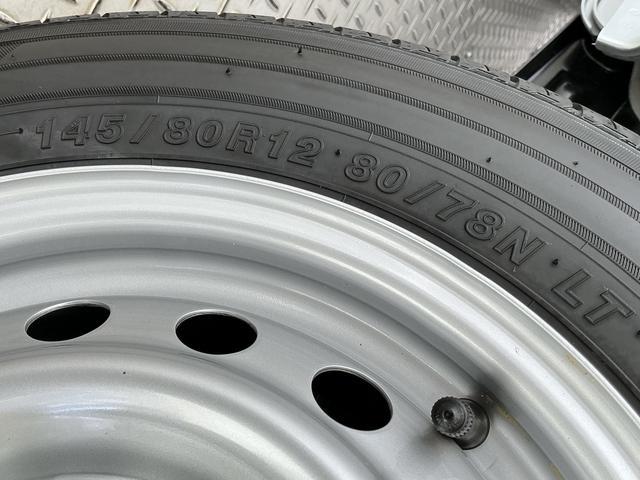 ハイゼットカーゴＤＸ　４ＷＤ　ＣＶＴ　前後コーナーセンサー　両側スライドドア走行無制限１年保証　前後コーナーセンサー　４ＷＤ　ＣＶＴ車　オートハイビーム　アイドリングストップ　キーレスエントリー　横滑り防止装置　オートライト　ヘッドライトレベライザー　両側スライドドア（兵庫県）の中古車