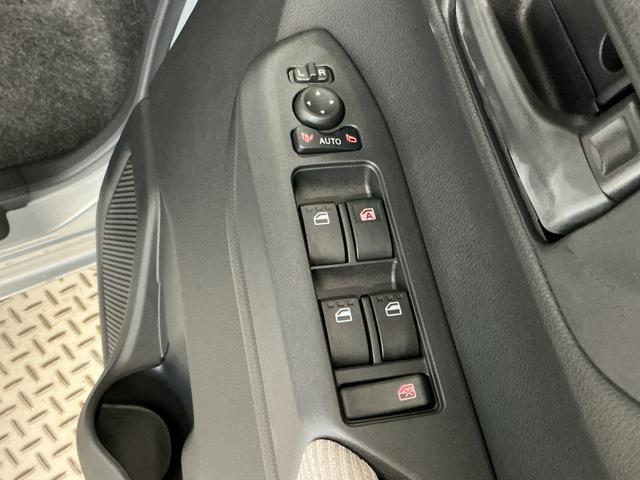 ムーヴL 前後コーナーセンサー LEDヘッドライト キーレス走行無制限1年保証 前後コーナーセンサー オートハイビーム LEDヘッドライト アイドリングストップ キーレスエントリー 横滑り防止装置 オートライト ヘッドライトレベライザー USBチャージャー(兵庫県)の中古車