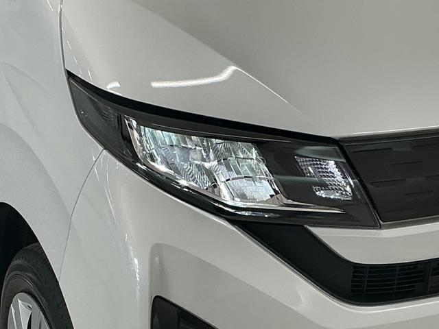 ムーヴX 両側電動スライドドア 前後コーナーセンサー スマートキー走行無制限1年保証 両側電動スライドドア 前後コーナーセンサー オートハイビーム LEDヘッドライト アイドリングストップ プッシュスタート 横滑り防止装置 オートエアコン USBチャージャー(兵庫県)の中古車