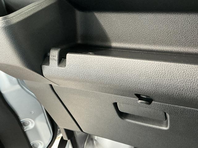 ハイゼットカーゴＤＸ　ＣＶＴ　前後コーナーセンサー　キーレスエントリー走行無制限１年保証　前後コーナーセンサー　ＣＶＴ車　オートハイビーム　アイドリングストップ　キーレスエントリー　横滑り防止装置　ヘッドライトレベライザー　マニュアルエアコン　パワーウィンドウ（兵庫県）の中古車