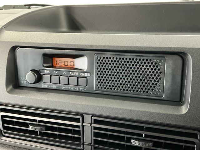 ハイゼットカーゴＤＸ　ＣＶＴ　前後コーナーセンサー　ラジオ　両側スライドドア走行無制限１年保証　前後コーナーセンサー　ＣＶＴ車　オートハイビーム　アイドリングストップ　キーレスエントリー　横滑り防止装置　オートライト　ヘッドライトレベライザー　ラジオ　両側スライドドア（兵庫県）の中古車