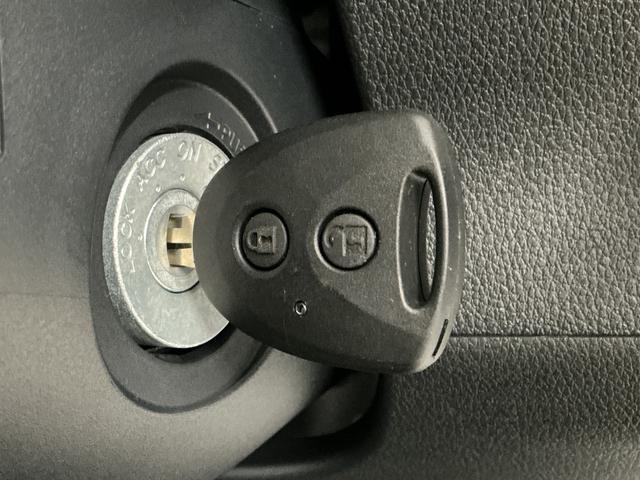 ハイゼットカーゴDX CVT 前後コーナーセンサー ラジオ 両側スライドドア走行無制限1年保証 前後コーナーセンサー CVT車 オートハイビーム アイドリングストップ キーレスエントリー 横滑り防止装置 ヘッドライトレベライザー マニュアルエアコン パワーウィンドウ(兵庫県)の中古車