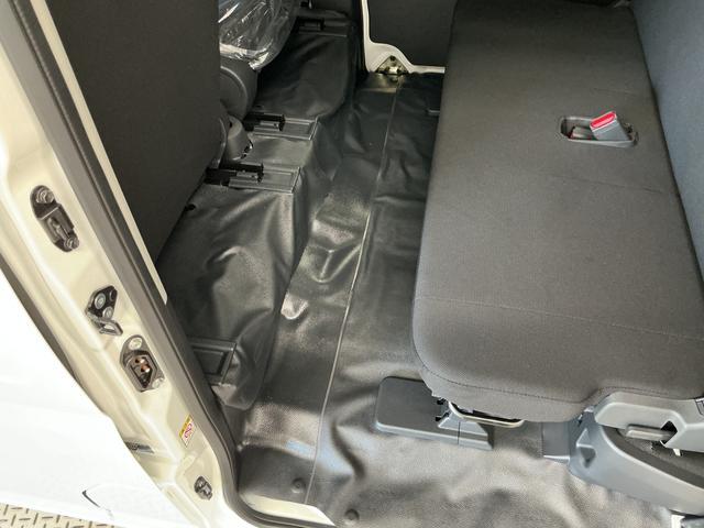 ハイゼットカーゴDX CVT 前後コーナーセンサー ラジオ 両側スライドドア走行無制限1年保証 前後コーナーセンサー CVT車 オートハイビーム アイドリングストップ キーレスエントリー 横滑り防止装置 ヘッドライトレベライザー マニュアルエアコン パワーウィンドウ(兵庫県)の中古車