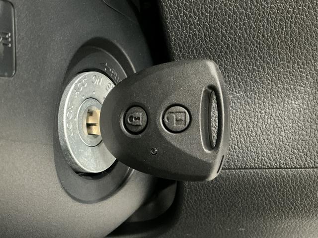 ハイゼットカーゴＤＸ　ＣＶＴ　前後コーナーセンサー　ラジオ　両側スライドドア走行無制限１年保証　前後コーナーセンサー　ＣＶＴ車　オートハイビーム　アイドリングストップ　キーレスエントリー　横滑り防止装置　ヘッドライトレベライザー　パワーウィンドウ　ラジオ　スマートアシスト（兵庫県）の中古車