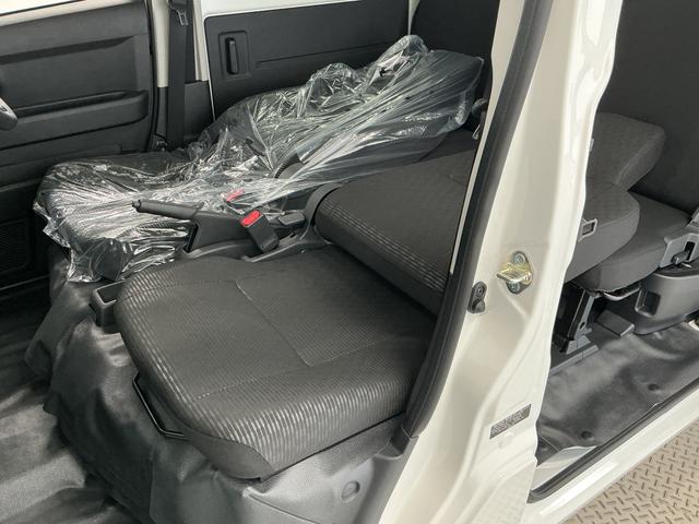 ハイゼットカーゴＤＸ　ＣＶＴ　コーナーセンサー　キーレスエントリー　ラジオ走行無制限１年保証　前後コーナーセンサー　ＣＶＴ車　オートハイビーム　アイドリングストップ　キーレスエントリー　横滑り防止装置　ヘッドライトレベライザー　マニュアルエアコン　パワーウィンドウ（兵庫県）の中古車