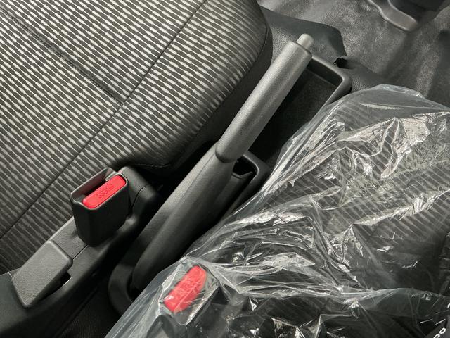 ハイゼットカーゴＤＸ　ＣＶＴ　コーナーセンサー　キーレスエントリー　ラジオ走行無制限１年保証　前後コーナーセンサー　ＣＶＴ車　オートハイビーム　アイドリングストップ　キーレスエントリー　横滑り防止装置　ヘッドライトレベライザー　マニュアルエアコン　パワーウィンドウ（兵庫県）の中古車