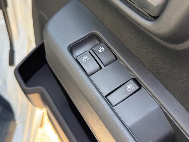 ハイゼットカーゴDX 4WD 前後コーナーセンサー CVT車 キーレス走行無制限1年保証 4WD 前後コーナーセンサー CVT車 キーレスエントリー オートハイビーム ラジオ アイドリングストップ 横滑り防止装置 ヘッドライトレベライザー アクセサリーソケット(兵庫県)の中古車