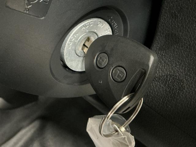 ハイゼットカーゴDX CVT車 前後コーナーセンサー キーレスエントリー走行無制限1年保証 前後コーナーセンサー CVT オートハイビーム アイドリングストップ キーレスエントリー 横滑り防止装置 ヘッドライトレベライザー 両側スライドドア オーバーヘッドシェルフ(兵庫県)の中古車