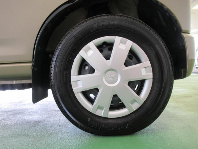 ハイゼットカーゴデッキバンＧ４ＷＤ　ＣＤオーディオ　プッシュボタンスタ−ト　衝突被害軽減ブレーキ　コ−ナ−センサ−　アイドリングストップ機能　キーフリ−（奈良県）の中古車
