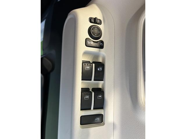 ムーヴキャンバスストライプスＧナビ　ドラレコ　シ−トヒ−タ−　電動パーキング　両側電動スライドドア　コ−ナ−センサ−　プッシュボタンスタ−ト　衝突被害軽減ブレーキ　ＬＥＤヘッドライト（奈良県）の中古車