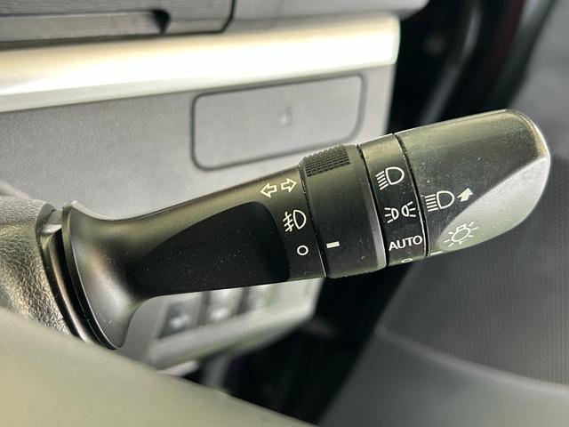 タントカスタムＸ　トップエディションＳＡIIIナビ　片側電動スライドドア　プッシュボタンスタ−ト　オ−トハイビ−ム　アイドリングストップ機能　衝突被害軽減ブレーキ　バックカメラ（奈良県）の中古車