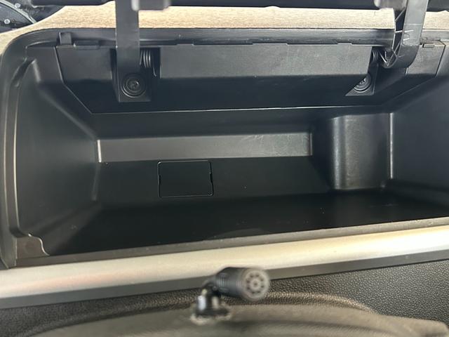 タントカスタムＸ　トップエディションＳＡIIIナビ　片側電動スライドドア　プッシュボタンスタ−ト　オ−トハイビ−ム　アイドリングストップ機能　衝突被害軽減ブレーキ　バックカメラ（奈良県）の中古車