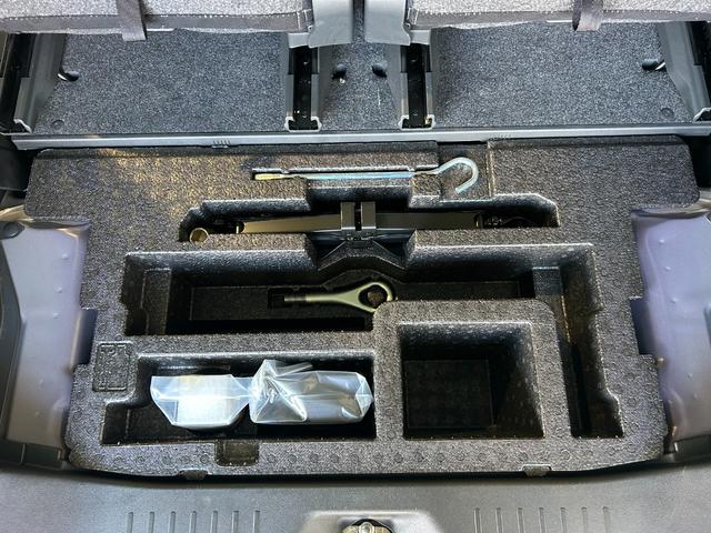 タントカスタムＸ　トップエディションＳＡIIIナビ　片側電動スライドドア　プッシュボタンスタ−ト　オ−トハイビ−ム　アイドリングストップ機能　衝突被害軽減ブレーキ　バックカメラ（奈良県）の中古車