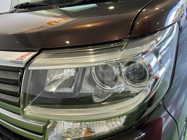 タントカスタムＸ　トップエディションＳＡIIIナビ　片側電動スライドドア　プッシュボタンスタ−ト　オ−トハイビ−ム　アイドリングストップ機能　衝突被害軽減ブレーキ　バックカメラ（奈良県）の中古車