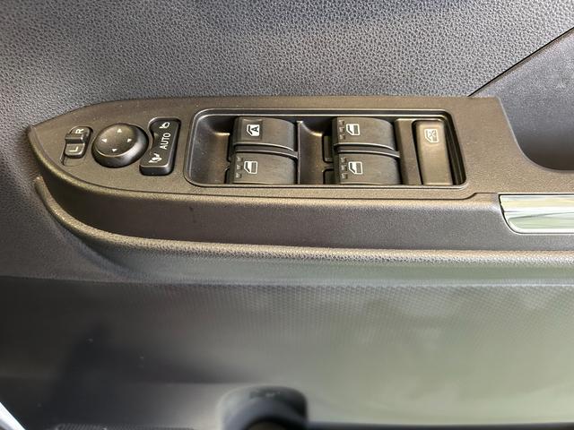 タントカスタムＲＳタ−ボ　ディスプレイオーディオ　衝突被害軽減ブレーキ　電動パーキング　プッシュボタンスタ−ト　コ−ナ−センサ−　アイドリングストップ機能　シ−トヒ−タ−　バックカメラ　ＬＥＤヘッドライト（奈良県）の中古車