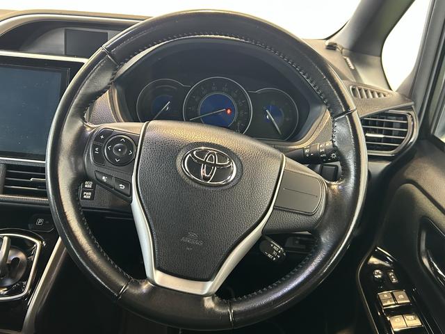 ヴォクシーハイブリッドZS 煌IIナビ ETC プッシュボタンスタ−ト 衝突被害軽減ブレーキ 両側電動スライドドア シ−トヒ−タ− バックカメラ 3列シ−ト ハイブリッド LEDヘッドライト(奈良県)の中古車