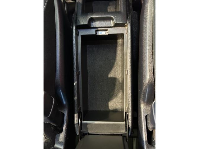 ヴォクシーハイブリッドZS 煌IIナビ ETC プッシュボタンスタ−ト 衝突被害軽減ブレーキ 両側電動スライドドア シ−トヒ−タ− バックカメラ 3列シ−ト ハイブリッド LEDヘッドライト(奈良県)の中古車