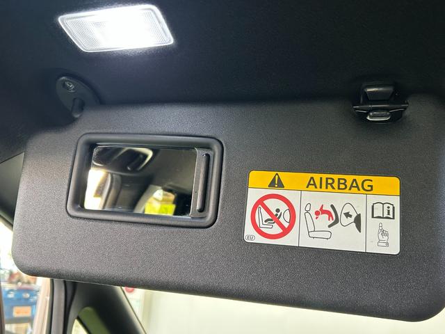 ヴォクシーハイブリッドZS 煌IIナビ ETC プッシュボタンスタ−ト 衝突被害軽減ブレーキ 両側電動スライドドア シ−トヒ−タ− バックカメラ 3列シ−ト ハイブリッド LEDヘッドライト(奈良県)の中古車