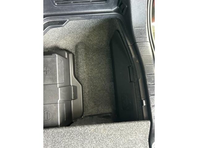 ヴォクシーハイブリッドZS 煌IIナビ ETC プッシュボタンスタ−ト 衝突被害軽減ブレーキ 両側電動スライドドア シ−トヒ−タ− バックカメラ 3列シ−ト ハイブリッド LEDヘッドライト(奈良県)の中古車