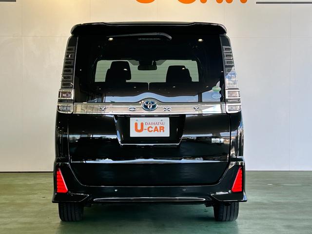 ヴォクシーハイブリッドZS 煌IIナビ ETC プッシュボタンスタ−ト 衝突被害軽減ブレーキ 両側電動スライドドア シ−トヒ−タ− バックカメラ 3列シ−ト ハイブリッド LEDヘッドライト(奈良県)の中古車