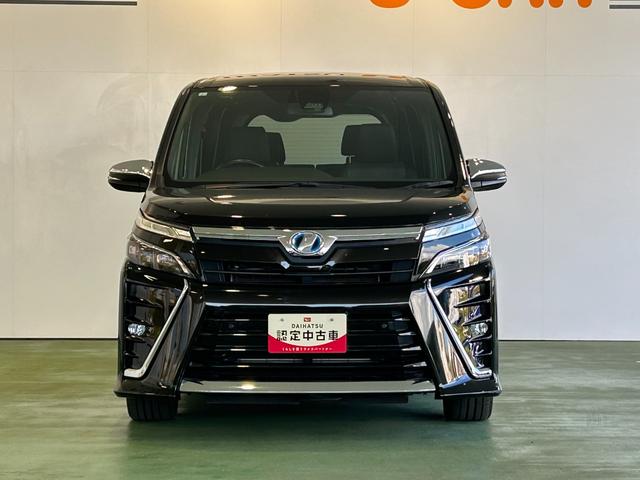 ヴォクシーハイブリッドZS 煌IIナビ ETC プッシュボタンスタ−ト 衝突被害軽減ブレーキ 両側電動スライドドア シ−トヒ−タ− バックカメラ 3列シ−ト ハイブリッド LEDヘッドライト(奈良県)の中古車
