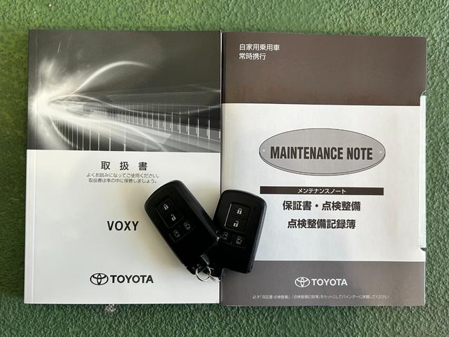 ヴォクシーハイブリッドZS 煌IIナビ ETC プッシュボタンスタ−ト 衝突被害軽減ブレーキ 両側電動スライドドア シ−トヒ−タ− バックカメラ 3列シ−ト ハイブリッド LEDヘッドライト(奈良県)の中古車