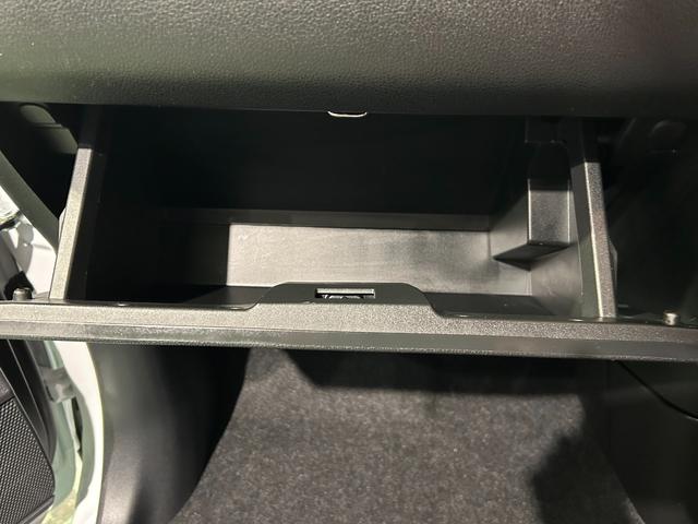 ムーヴキャンバスストライプスＧ電動パーキング　プッシュボタンスタ−ト　両側電動スライドドア　コ−ナ−センサ−　衝突被害軽減ブレーキ　アイドリングストップ機能　シ−トヒ−タ−　パノラマモニタ−対応　ＬＥＤヘッドライト（奈良県）の中古車