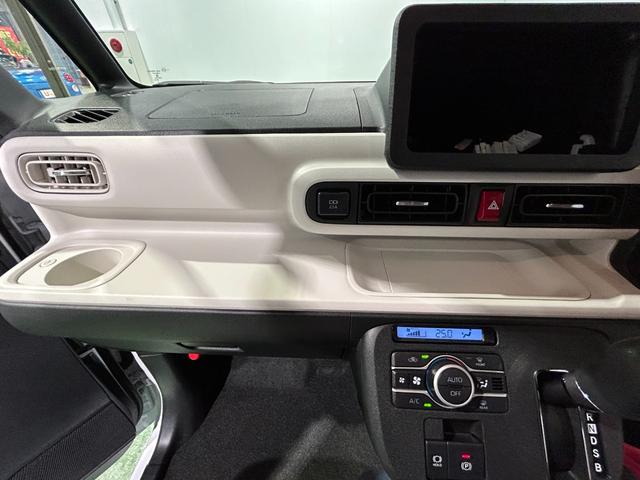 ムーヴキャンバスストライプスＧ電動パーキング　プッシュボタンスタ−ト　両側電動スライドドア　コ−ナ−センサ−　衝突被害軽減ブレーキ　アイドリングストップ機能　シ−トヒ−タ−　パノラマモニタ−対応　ＬＥＤヘッドライト（奈良県）の中古車