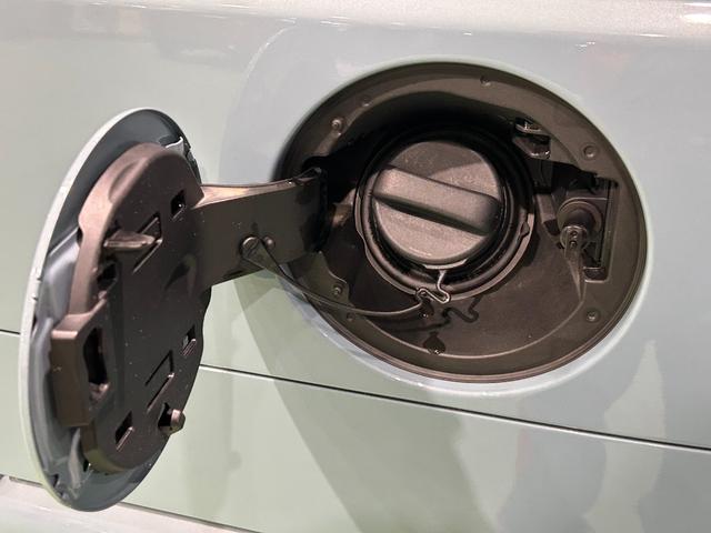 ムーヴキャンバスストライプスＧ電動パーキング　プッシュボタンスタ−ト　両側電動スライドドア　コ−ナ−センサ−　衝突被害軽減ブレーキ　アイドリングストップ機能　シ−トヒ−タ−　パノラマモニタ−対応　ＬＥＤヘッドライト（奈良県）の中古車