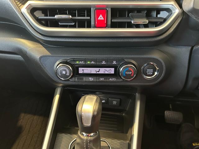 ロッキープレミアムＧパノラマモニタ−対応　プッシュボタンスタ−ト　衝突被害軽減ブレーキ　コ−ナ−センサ−　アイドリングストップ機能　電動パーキング　フロントシ−トヒ−タ−（奈良県）の中古車