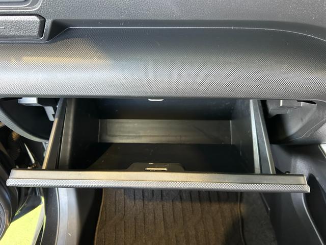 ロッキープレミアムＧパノラマモニタ−対応　プッシュボタンスタ−ト　衝突被害軽減ブレーキ　コ−ナ−センサ−　アイドリングストップ機能　電動パーキング　フロントシ−トヒ−タ−（奈良県）の中古車