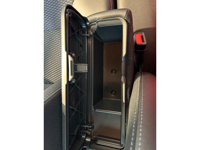 タントカスタムＸディスプレイオーディオ　電動パーキング　両側電動スライドドア　プッシュボタンスタ−ト　衝突被害軽減ブレーキ　コ−ナ−センサ−　アイドリングストップ機能　シ−トヒ−タ−　バックカメラ　ＬＥＤヘッドライト（奈良県）の中古車