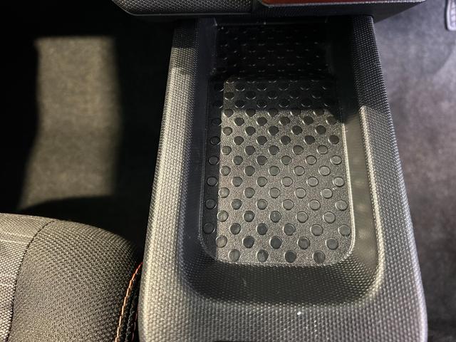 タフトＧディスプレイオーディオ　シ−トヒ−タ−　衝突被害軽減ブレーキ　コ−ナ−センサ−　アイドリングストップ機能　プッシュボタンスタ−ト　バックカメラ　全車速追従機能付ＡＣＣ　ＬＥＤヘッドライト（奈良県）の中古車