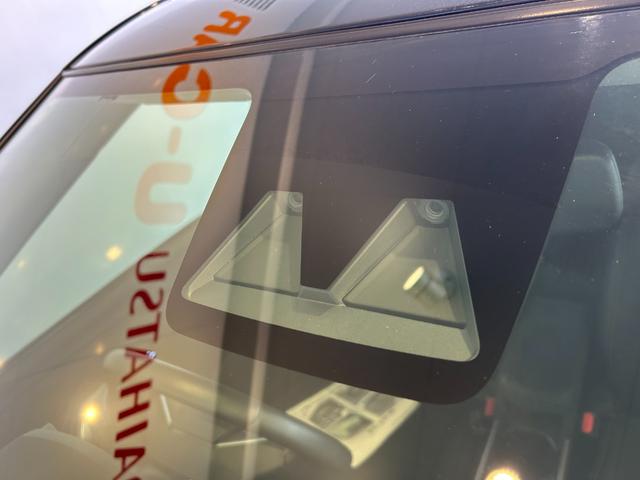 ロッキープレミアムＧパノラマモニタ−対応　プッシュボタンスタ−ト　衝突被害軽減ブレーキ　コ−ナ−センサ−　アイドリングストップ機能　シ−トヒ−タ−　電動パーキング　クル−ズコントロ−ル　ＬＥＤヘッドライト（奈良県）の中古車