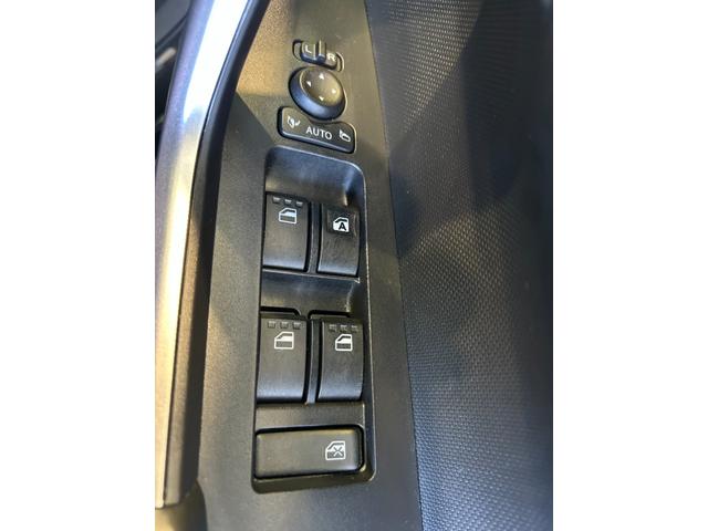 ロッキープレミアムＧパノラマモニタ−対応　プッシュボタンスタ−ト　衝突被害軽減ブレーキ　コ−ナ−センサ−　アイドリングストップ機能　シ−トヒ−タ−　電動パーキング　クル−ズコントロ−ル　ＬＥＤヘッドライト（奈良県）の中古車