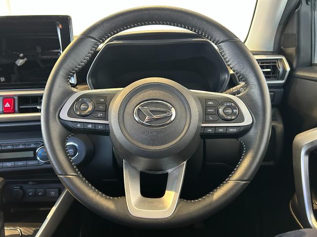 ロッキープレミアムＧパノラマモニタ−対応　プッシュボタンスタ−ト　衝突被害軽減ブレーキ　コ−ナ−センサ−　アイドリングストップ機能　シ−トヒ−タ−　電動パーキング　クル−ズコントロ−ル　ＬＥＤヘッドライト（奈良県）の中古車