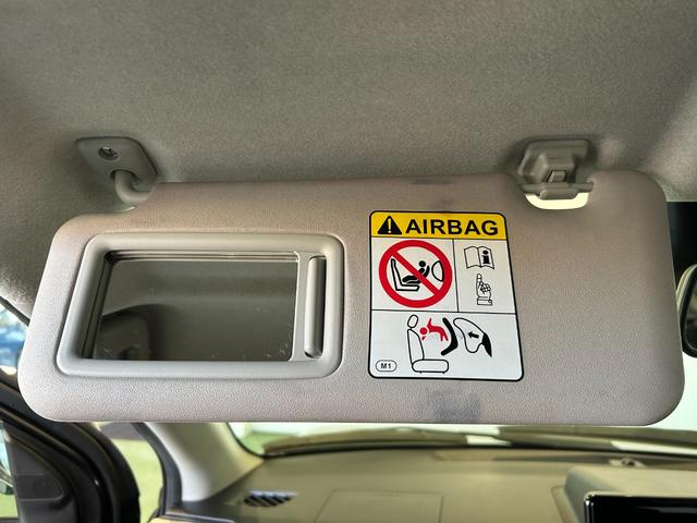 ロッキープレミアムＧパノラマモニタ−対応　プッシュボタンスタ−ト　衝突被害軽減ブレーキ　コ−ナ−センサ−　アイドリングストップ機能　シ−トヒ−タ−　電動パーキング　クル−ズコントロ−ル　ＬＥＤヘッドライト（奈良県）の中古車