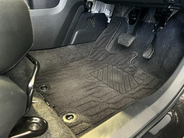 ロッキープレミアムＧパノラマモニタ−対応　プッシュボタンスタ−ト　衝突被害軽減ブレーキ　コ−ナ−センサ−　アイドリングストップ機能　シ−トヒ−タ−　電動パーキング　クル−ズコントロ−ル　ＬＥＤヘッドライト（奈良県）の中古車