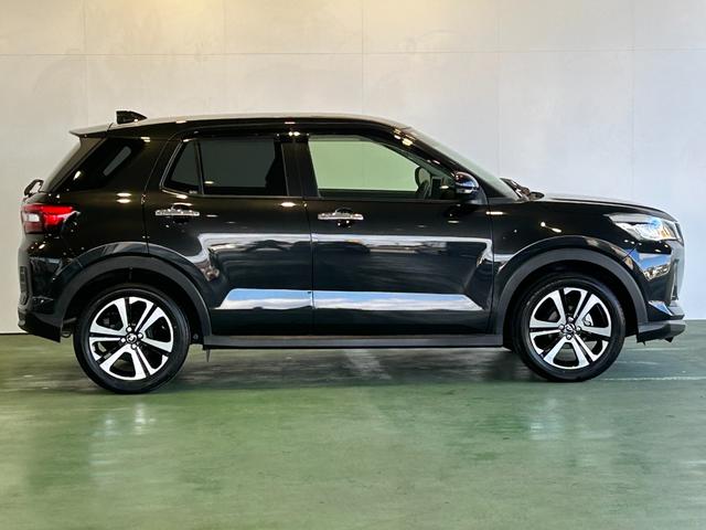 ロッキープレミアムＧパノラマモニタ−対応　プッシュボタンスタ−ト　衝突被害軽減ブレーキ　コ−ナ−センサ−　アイドリングストップ機能　シ−トヒ−タ−　電動パーキング　クル−ズコントロ−ル　ＬＥＤヘッドライト（奈良県）の中古車