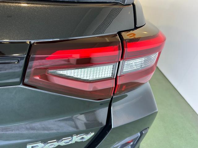 ロッキープレミアムＧパノラマモニタ−対応　プッシュボタンスタ−ト　衝突被害軽減ブレーキ　コ−ナ−センサ−　アイドリングストップ機能　シ−トヒ−タ−　電動パーキング　クル−ズコントロ−ル　ＬＥＤヘッドライト（奈良県）の中古車