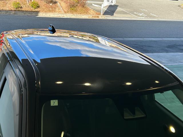 ロッキープレミアムＧパノラマモニタ−対応　プッシュボタンスタ−ト　衝突被害軽減ブレーキ　コ−ナ−センサ−　アイドリングストップ機能　シ−トヒ−タ−　電動パーキング　クル−ズコントロ−ル　ＬＥＤヘッドライト（奈良県）の中古車