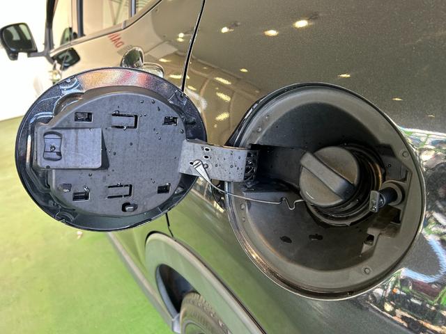 ロッキープレミアムＧパノラマモニタ−対応　プッシュボタンスタ−ト　衝突被害軽減ブレーキ　コ−ナ−センサ−　アイドリングストップ機能　シ−トヒ−タ−　電動パーキング　クル−ズコントロ−ル　ＬＥＤヘッドライト（奈良県）の中古車