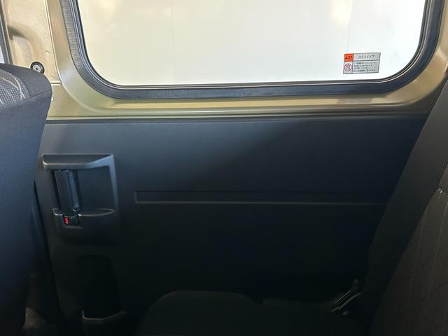 アトレーデッキバン４ＷＤ　タ−ボ　ディスプレイオーディオ　両側電動スライドドア　衝突被害軽減ブレーキ　コ−ナ−センサ−　アイドリングストップ機能　全車速追従機能付ＡＣＣ　バックカメラ（奈良県）の中古車