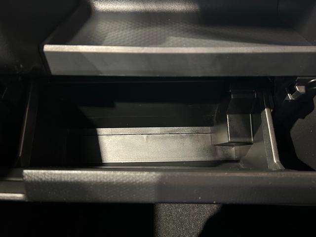 タントカスタムＲＳ４ＷＤ　タ−ボ　ナビ　ドラレコ　ＥＴＣ　電動パーキング　プッシュボタンスタ−ト　両側電動スライドドア　コ−ナ−センサ−　衝突被害軽減ブレーキ　アイドリングストップ機能　シ−トヒ−タ−　パノラマモニタ−（奈良県）の中古車