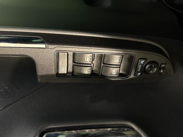 タントカスタムＲＳ４ＷＤ　タ−ボ　ナビ　ドラレコ　ＥＴＣ　電動パーキング　プッシュボタンスタ−ト　両側電動スライドドア　コ−ナ−センサ−　衝突被害軽減ブレーキ　アイドリングストップ機能　シ−トヒ−タ−　パノラマモニタ−（奈良県）の中古車